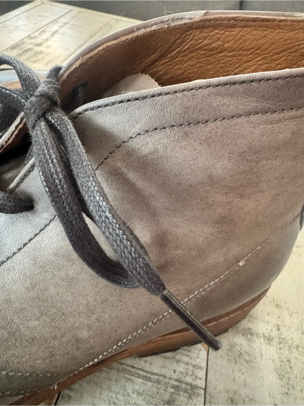 Frye Men's Taupe Leather Chukka Boots